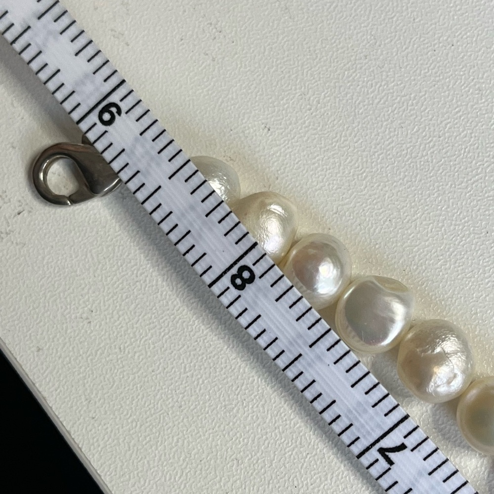 Freshwater pearl 8” bracelet with dangle pearl charm - Picture 2 of 3